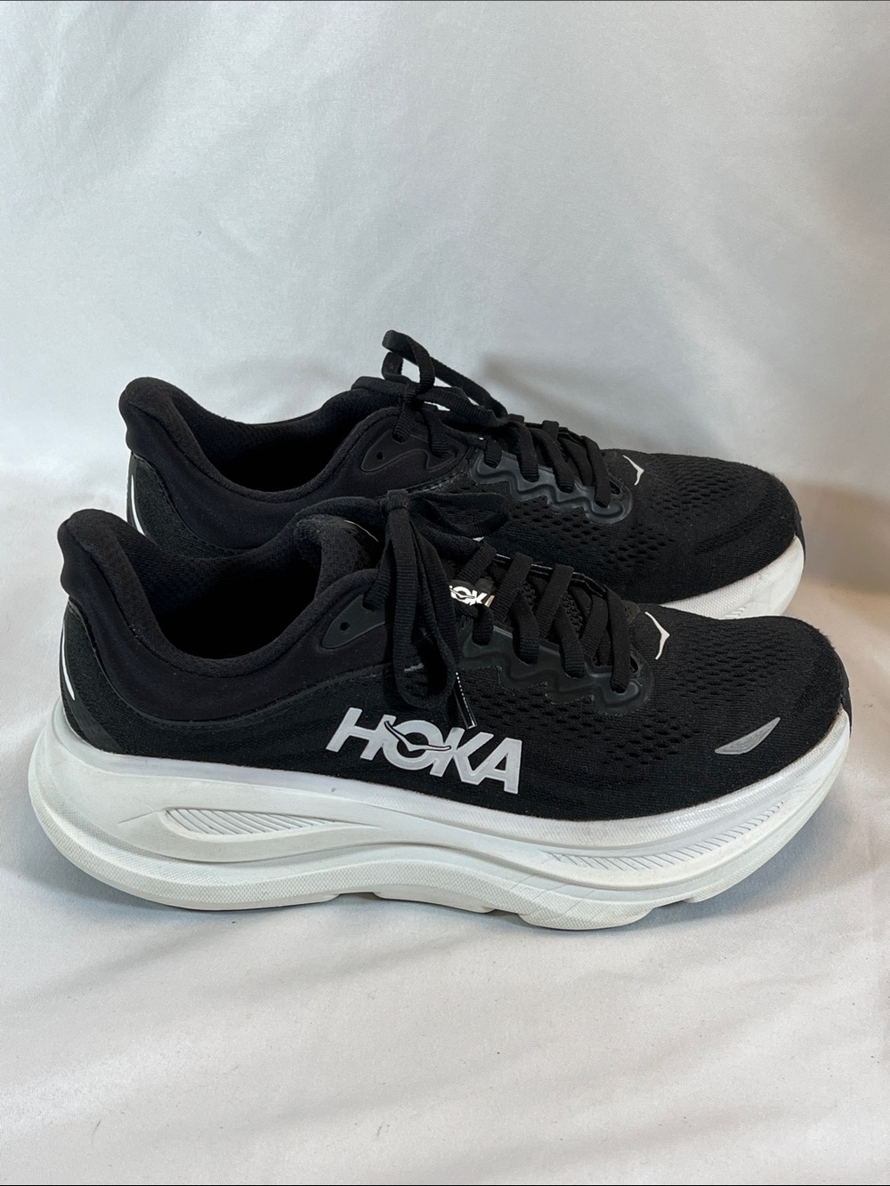 HOKA Bondi 9 Road-Running Shoes Sneakers in Black & White Size 7.5 B Women’s